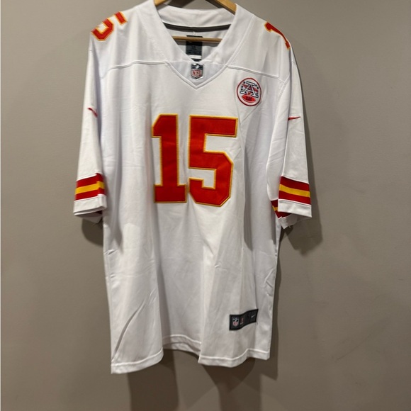 Kansas City Chiefs Patrick Mahomes NFL Football Jersey - Picture 3 of 12